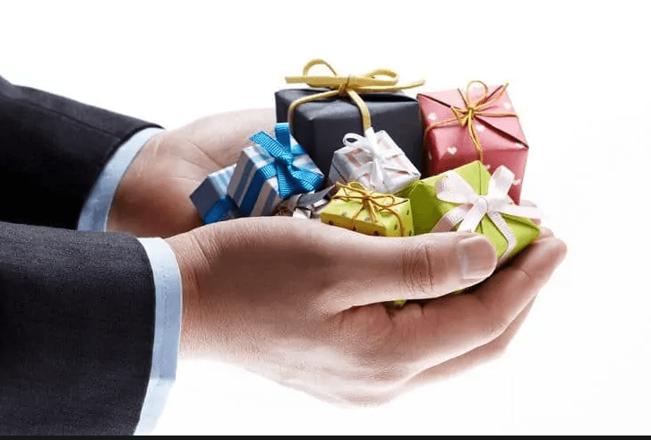 Concierge gifting product arrangement